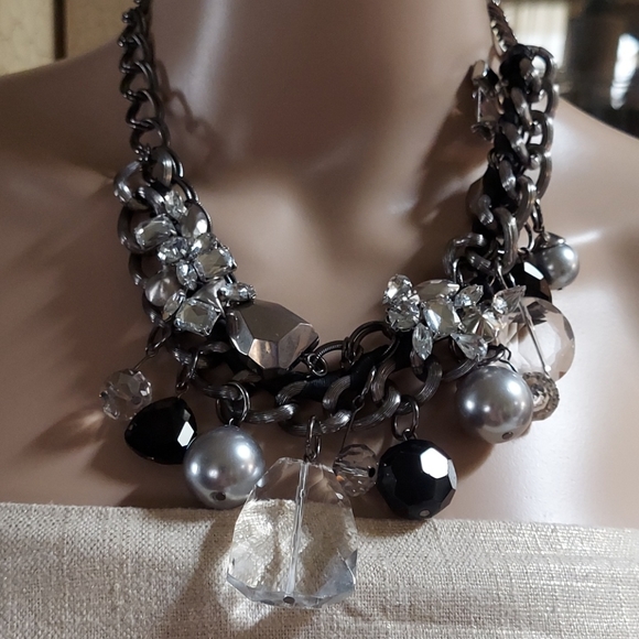 Gorgeous bold necklace - Picture 6 of 6